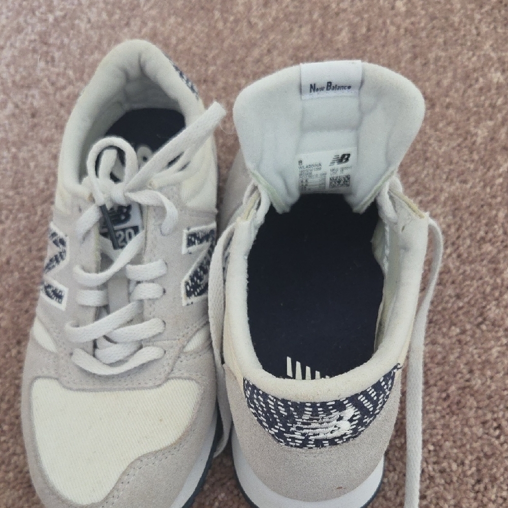 New Balance Women 5.5' Cream and Black Sneakers - Picture 9 of 13